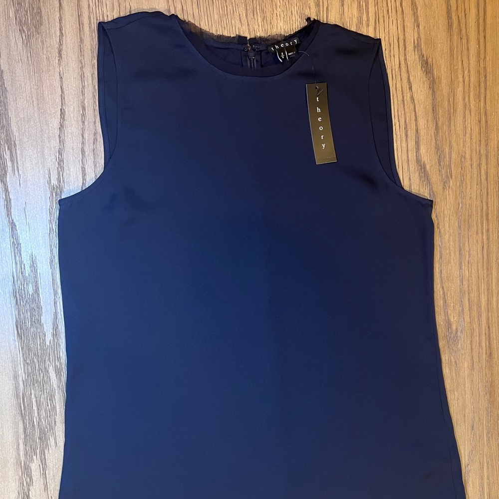 Theory Swinin 100% silk blouse